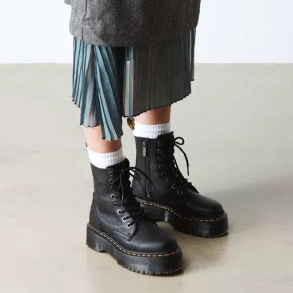 Dr. Martens Jadon III Platform Boots Size 6